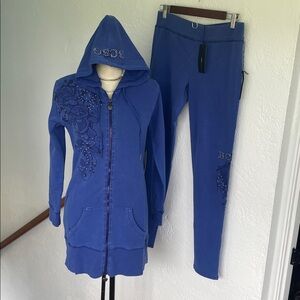 BCBG MAXAZRIA NWT Retro BLUE Stone Detail Patch Floral Zip‎ up Track Suit Size M